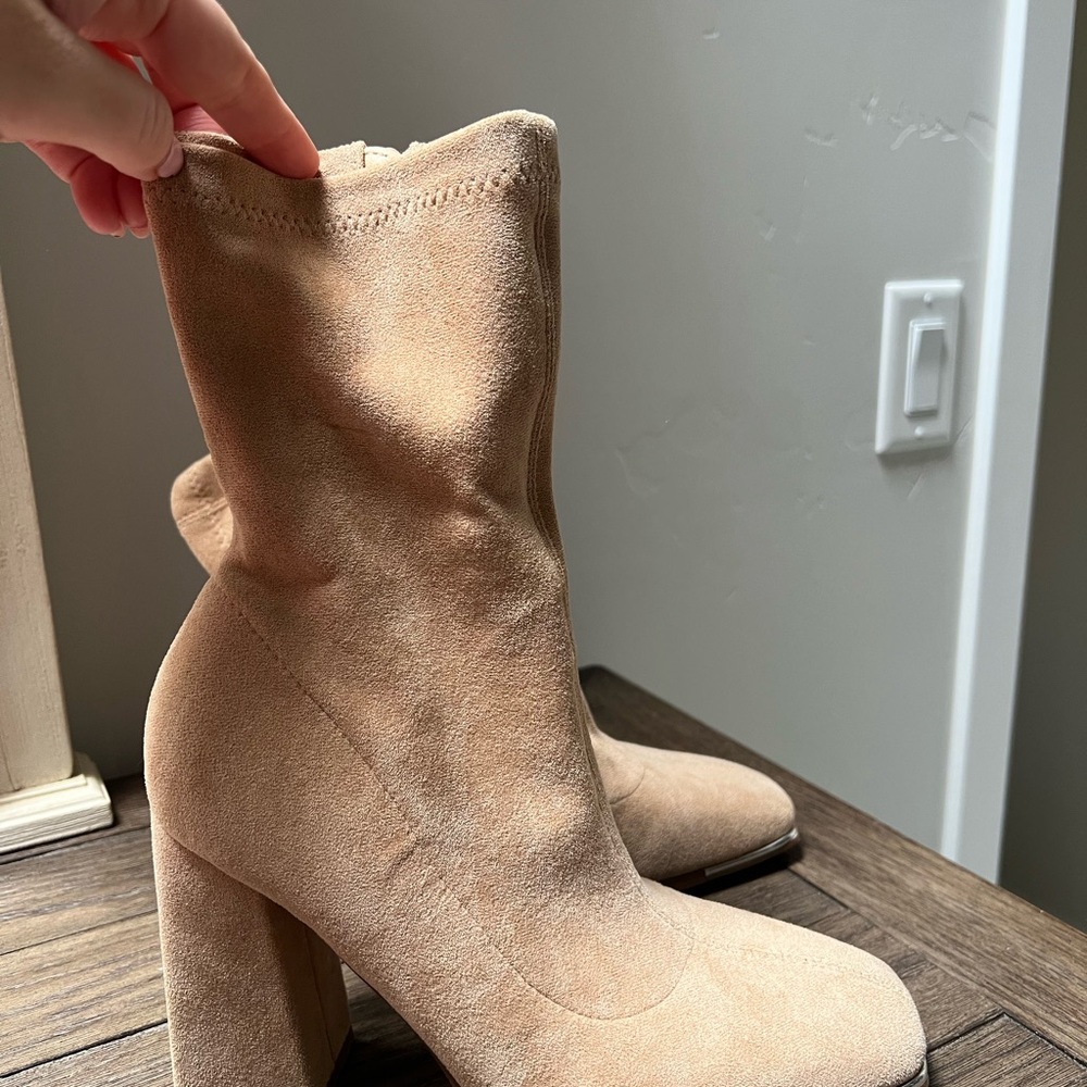 Chic Tan Heeled Boots for Women